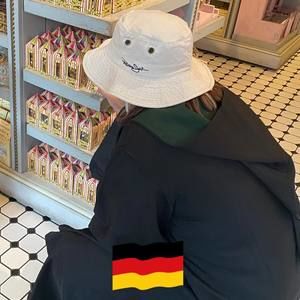 Meet your Posher, Meagan